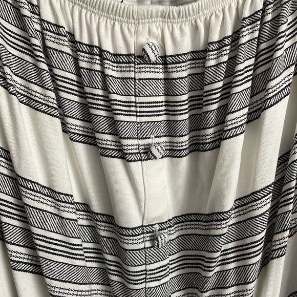 NWT off the shoulder crop top - Picture 2 of 4